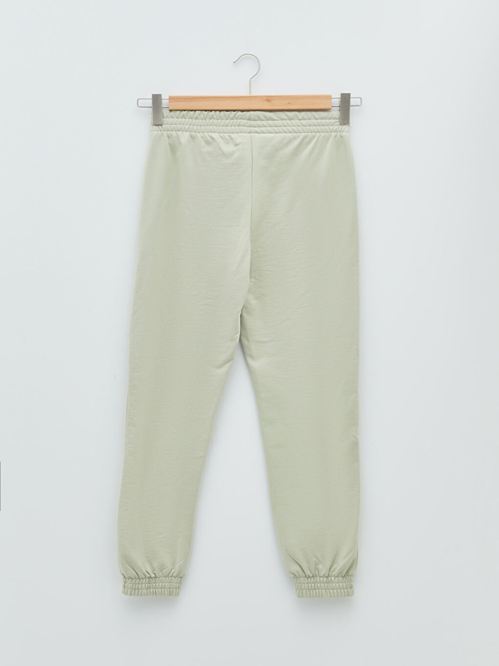 Спортивные джоггеры с эластичным поясом и обычными карманами для женщин-6