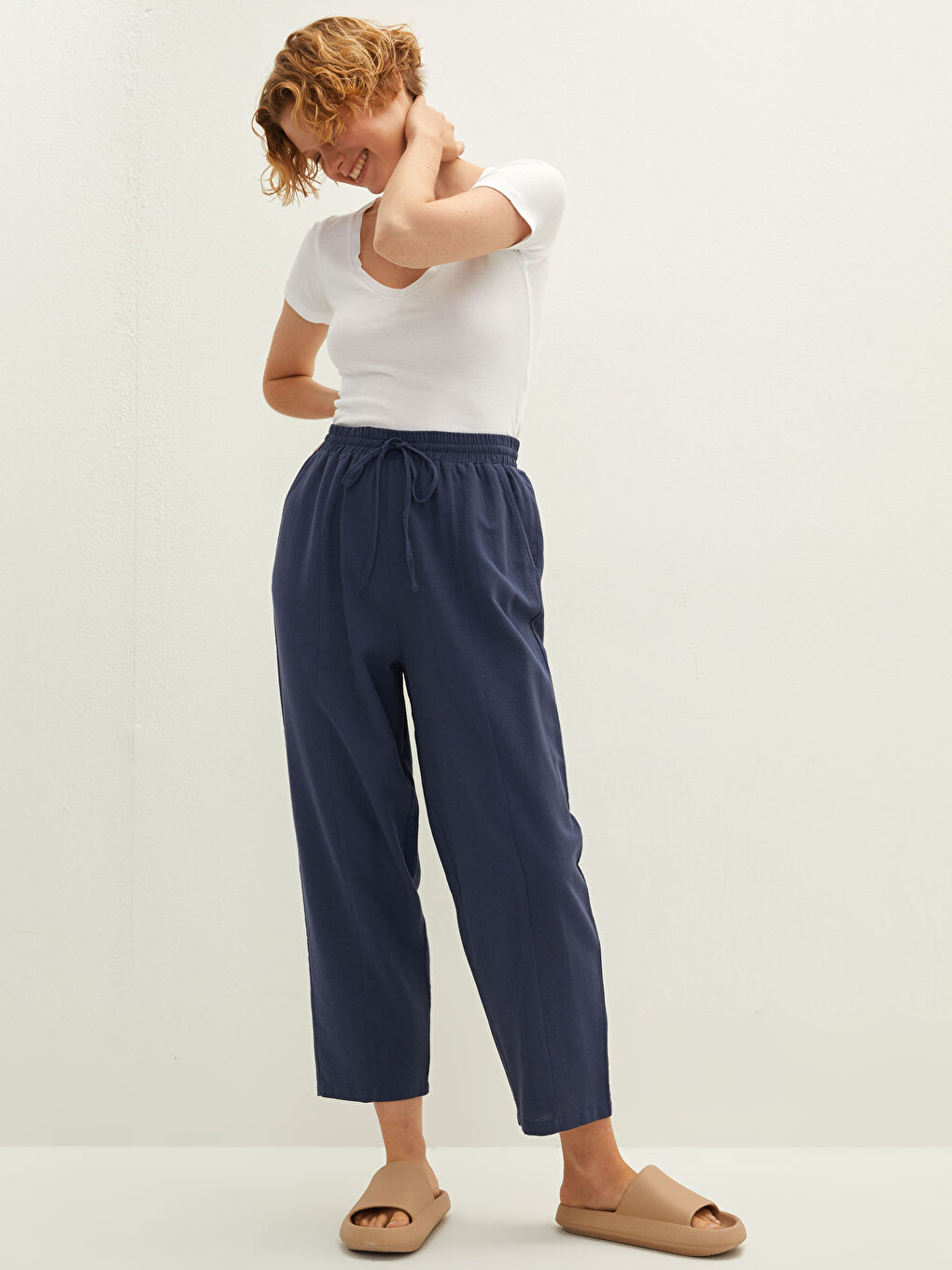Elastic Waist Regular Pocket Detailed Women's Trousers-1