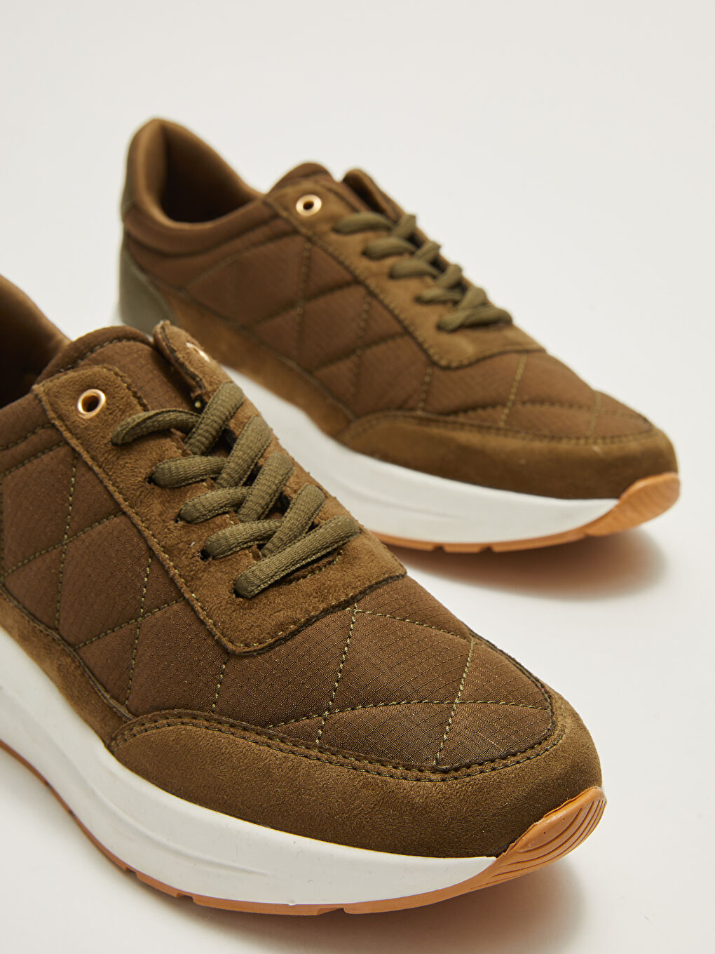 Bağcıklı Kalın Tabanlı Kadın Spor Ayakkabı-2