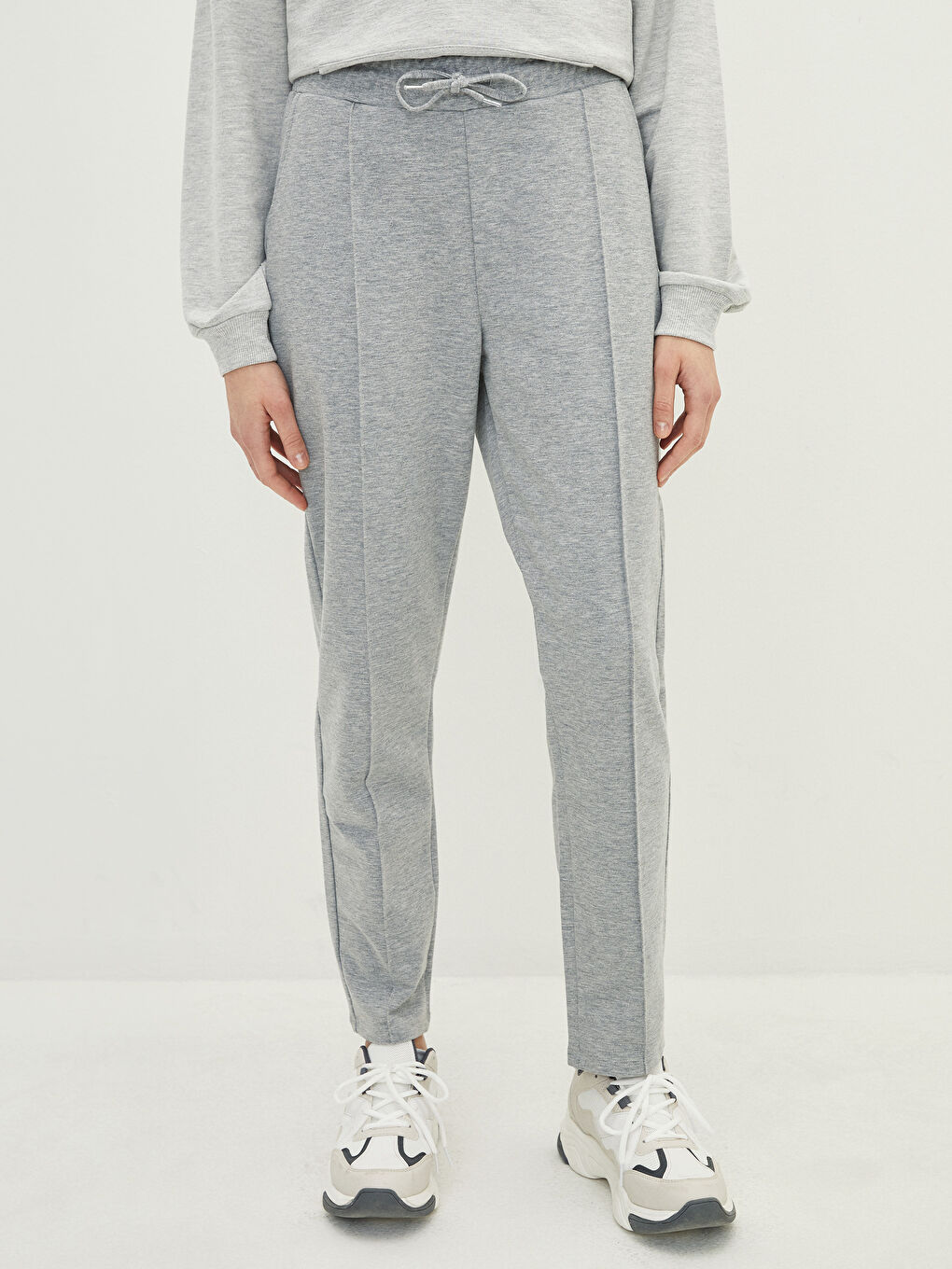 LCWAIKIKI Basic Elastic Waist Regular Pocket Detailed Women's Sweatpants -W1ID92Z8-LAL