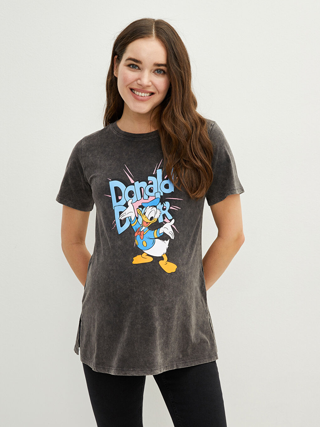 Gri Bisiklet Yaka Donald Duck Baskılı Kısa Kollu Pamuklu Hamile Tişört