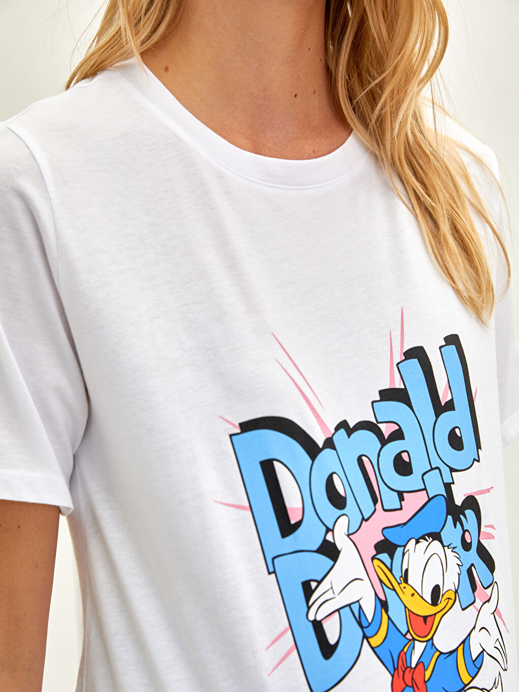 Футболка для беременных с принтом Дональда Дака, круглым вырезом и короткими рукавами из хлопка-2