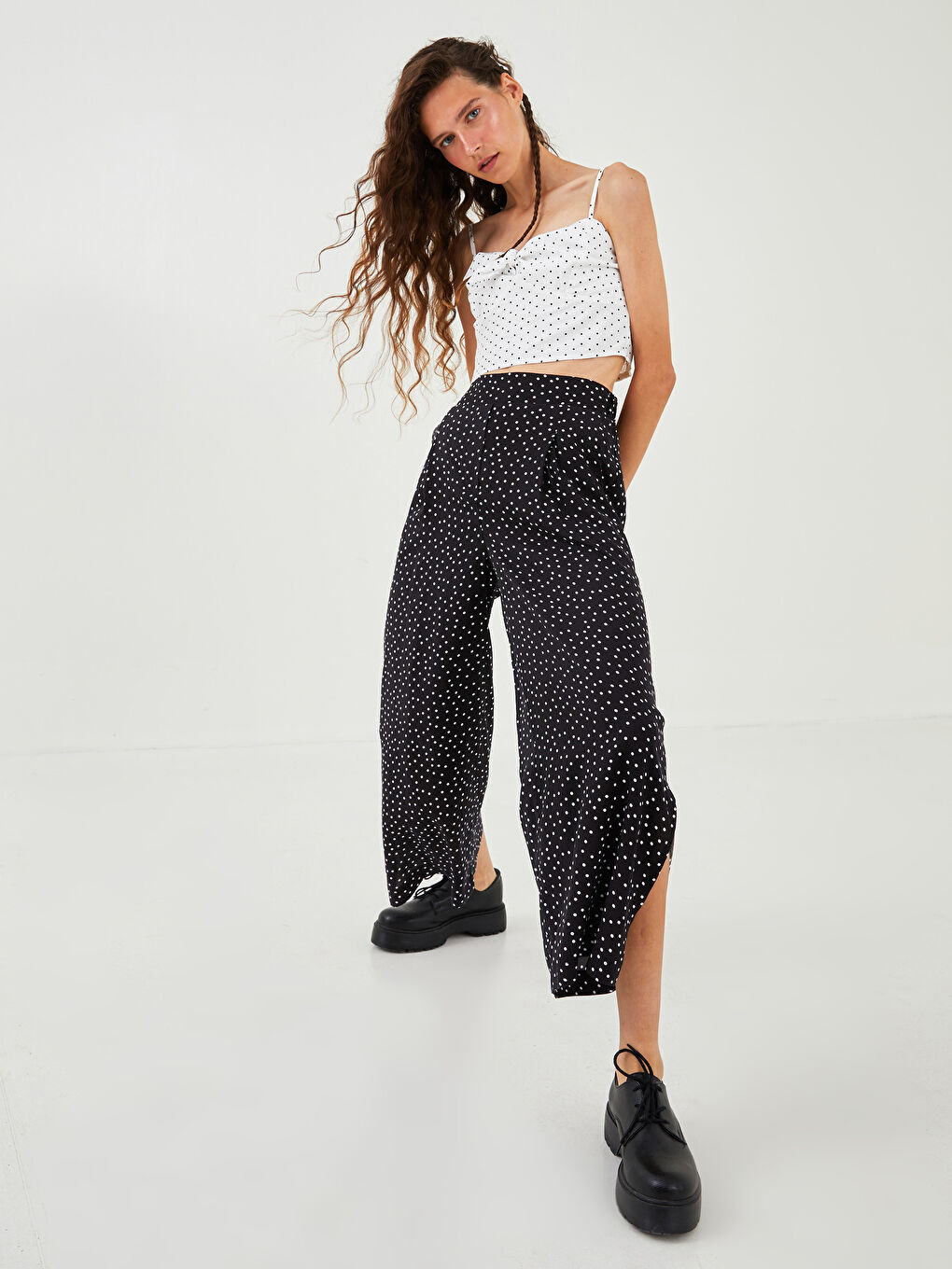 XSIDE Hose mit elastischer Taille, normaler Passform, weitem Bein, Schlitz und Viskose für Damen -W1IE52Z8-CVL