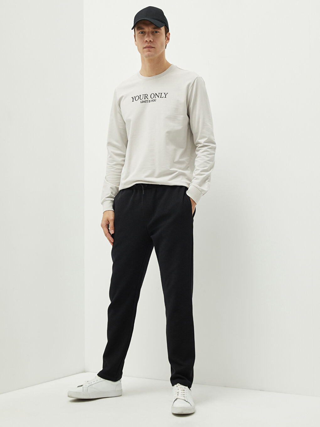 Siyah Standart Kalıp Erkek Eşofman Altı