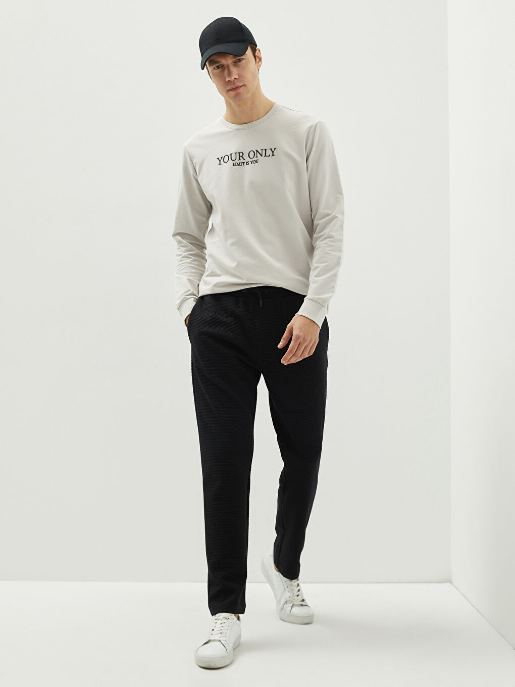 Siyah Standart Kalıp Erkek Eşofman Altı-1