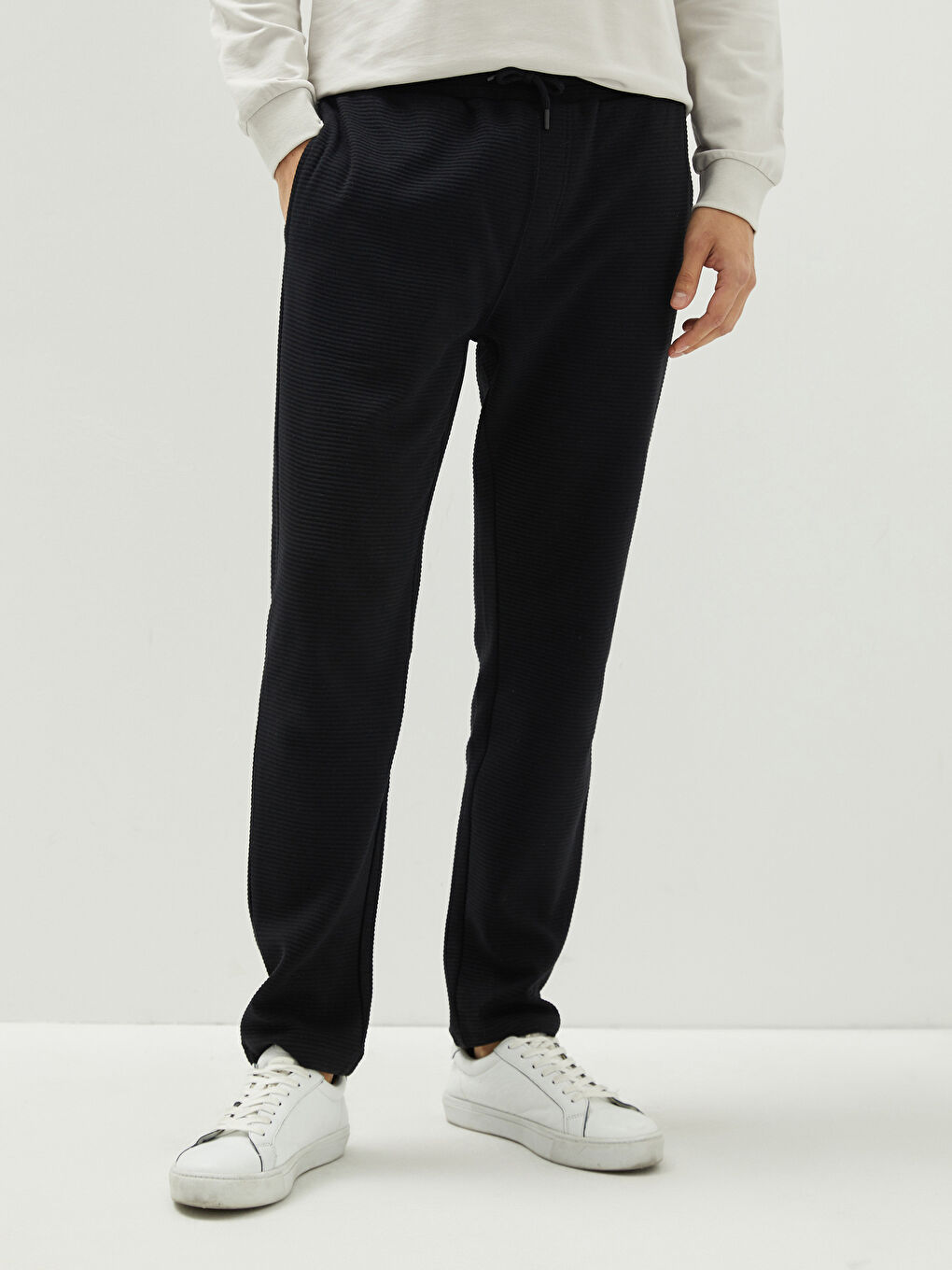 Siyah Standart Kalıp Erkek Eşofman Altı-3