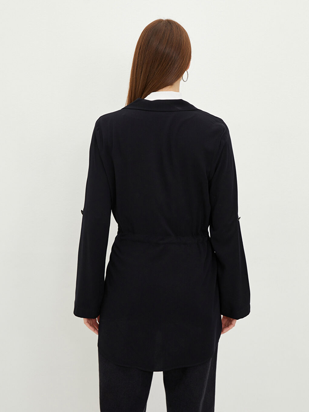 Siyah Önden Büzgü Detaylı Düz Uzun Kollu Viskon Kadın Ceket-4