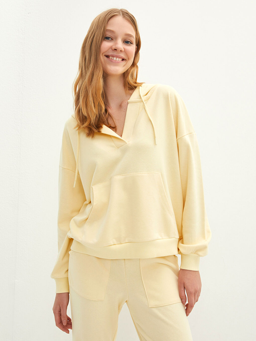 LCW Vision Kapuzensweatshirt mit regulären Taschen, langen Ärmeln für Damen -W1IF36Z8-FRS