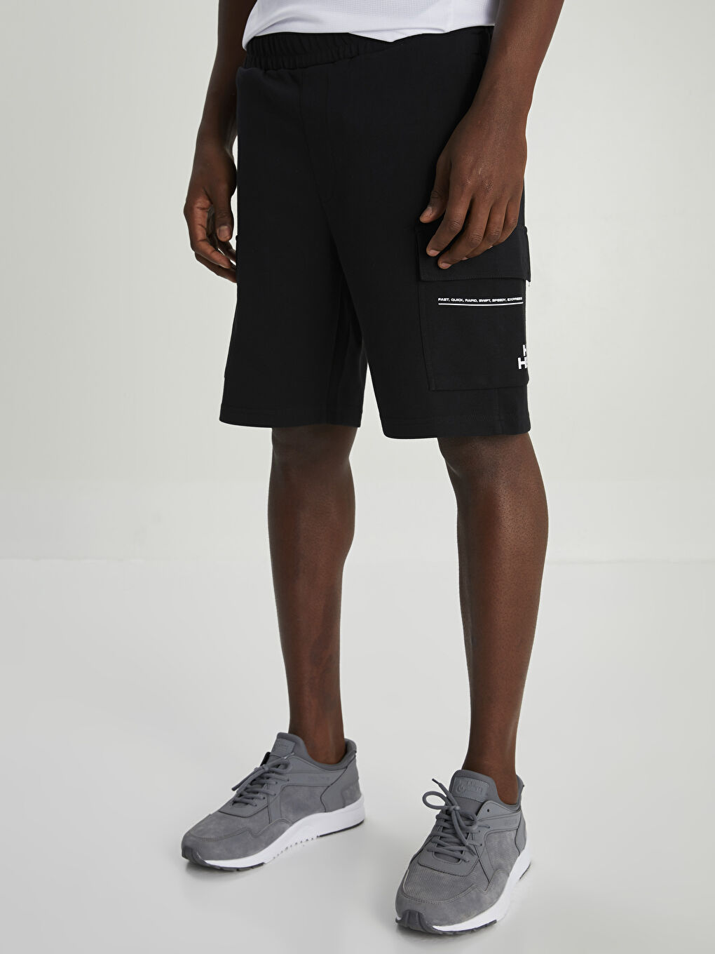 Siyah Standart Kalıp Baskılı Erkek Şort-3