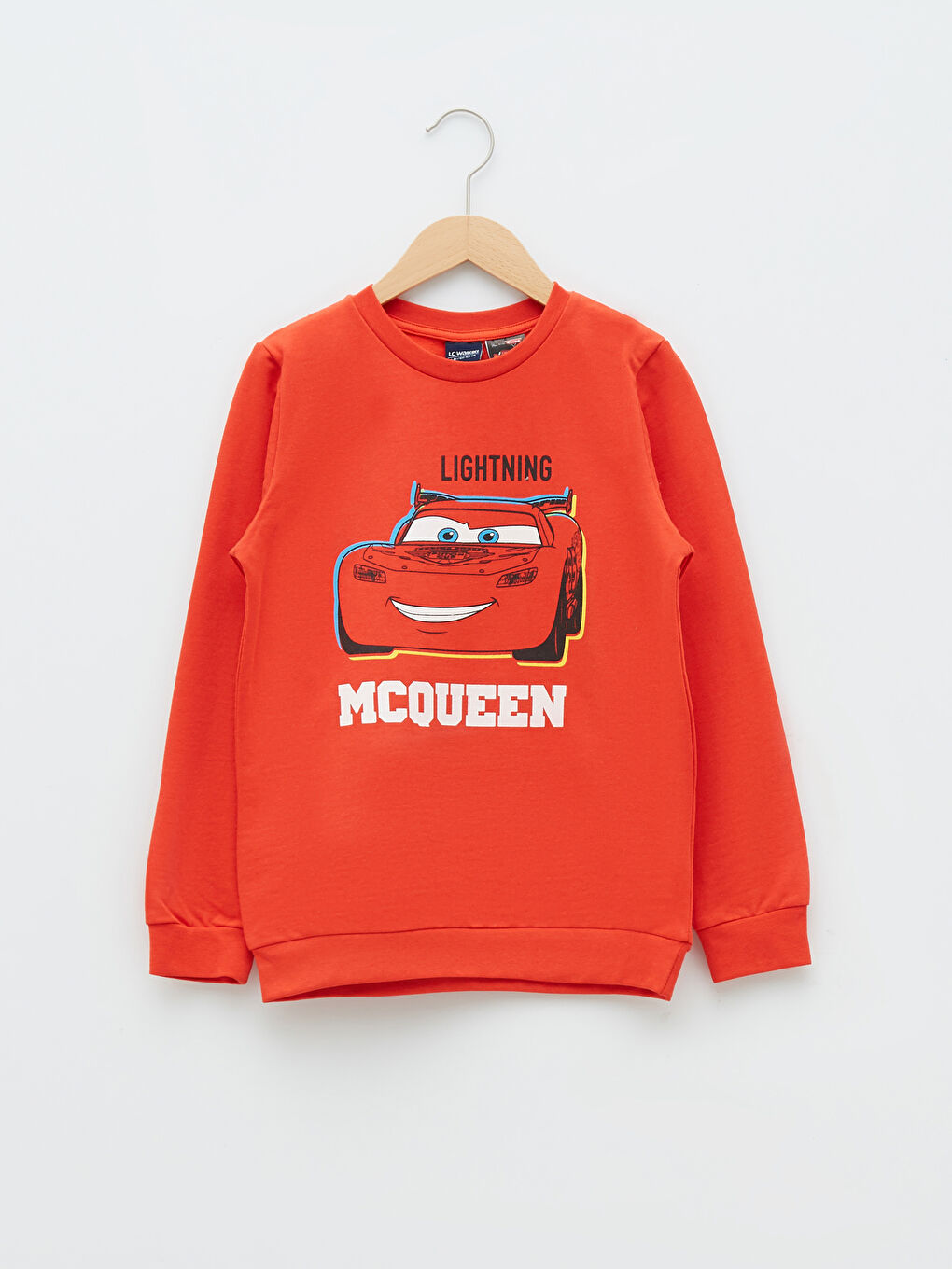 LCW Kids Duks i trenerka za dečake sa okruglim izrezom, štampom Cars i dugim rukavima -W1IG23Z4-HBH