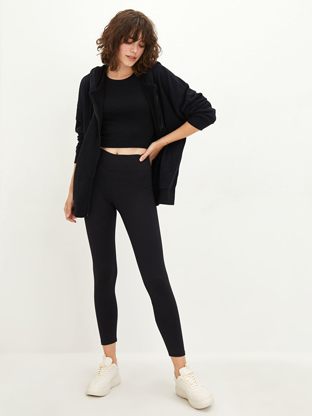 Siyah Kapüşonlu Düz Uzun Kollu Kadın Hırka-2