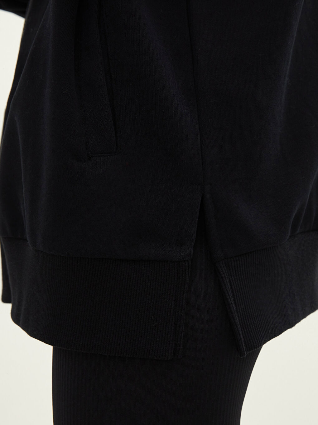 Siyah Kapüşonlu Düz Uzun Kollu Kadın Hırka-3