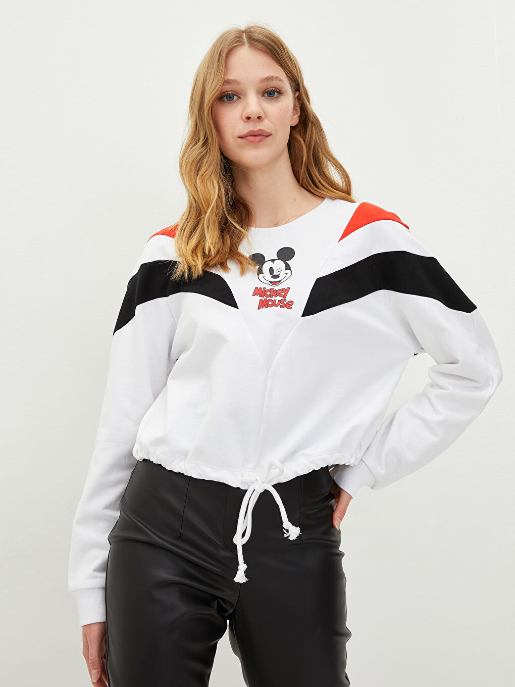 Beyaz Bisiklet Yaka Mickey Mouse Baskılı Uzun Kollu Kadın Sweatshirt-1