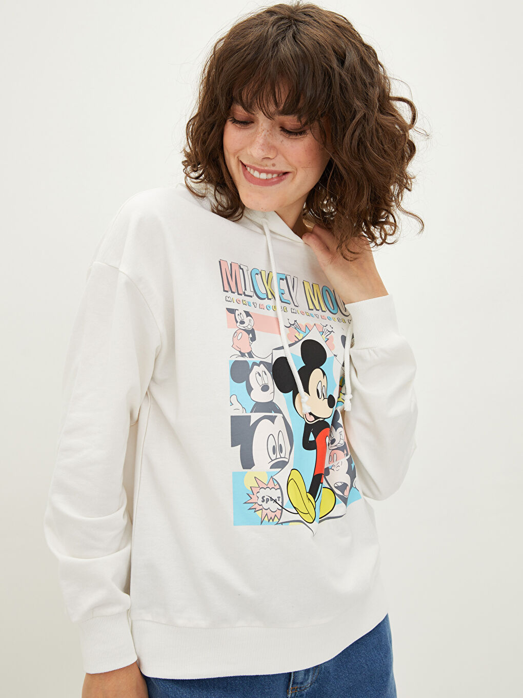 Ekru Kapüşonlu Mickey Mouse Baskılı Uzun Kollu Kadın Sweatshirt