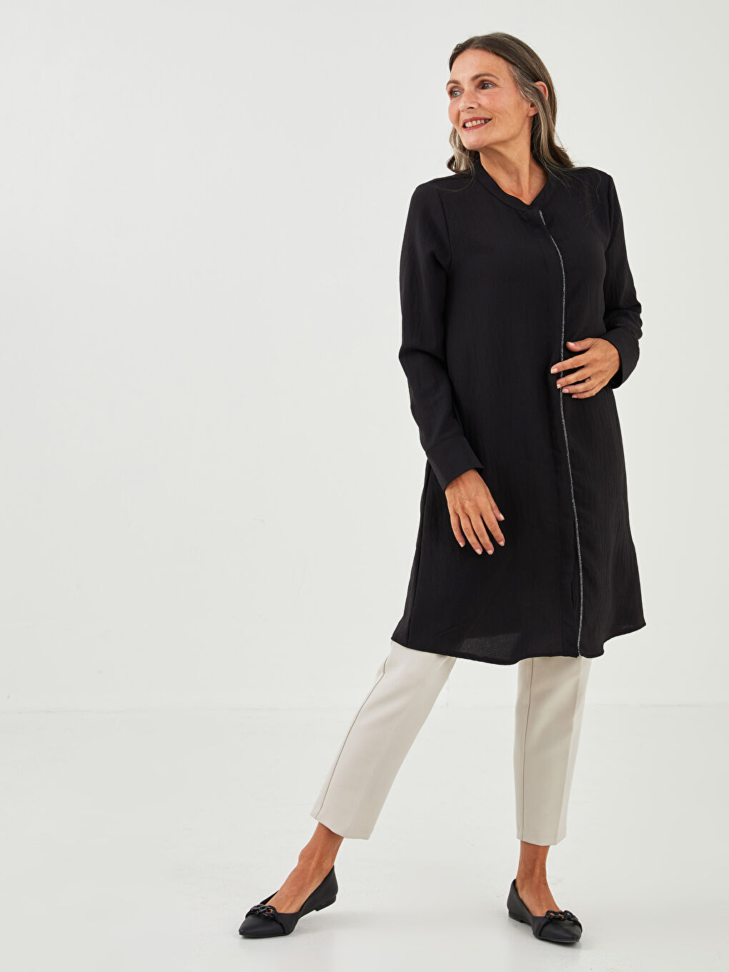 Туника от шифон с дълъг ръкав и яка тип дядо за жени