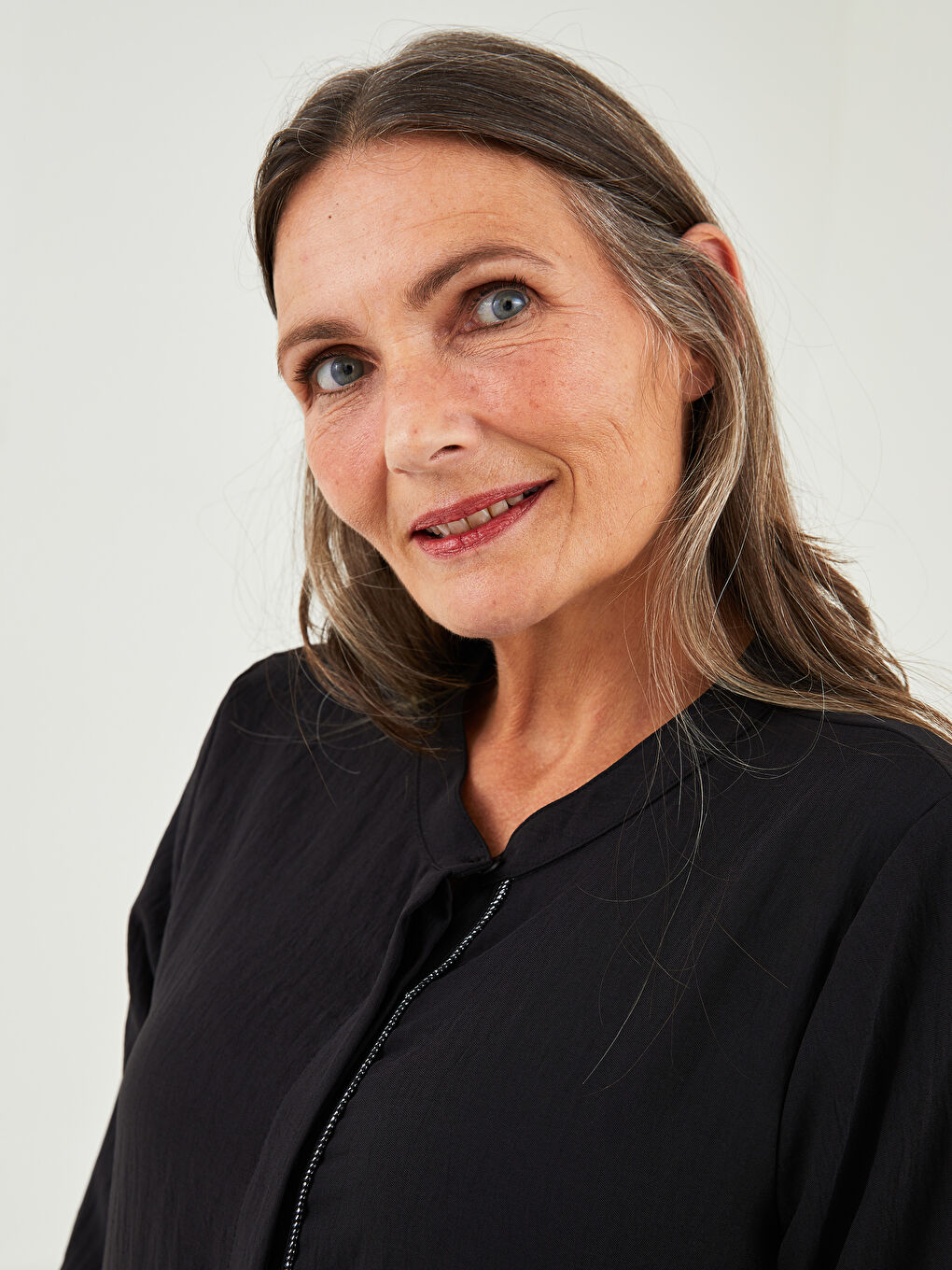 Туника от шифон с дълъг ръкав и яка тип дядо за жени-2