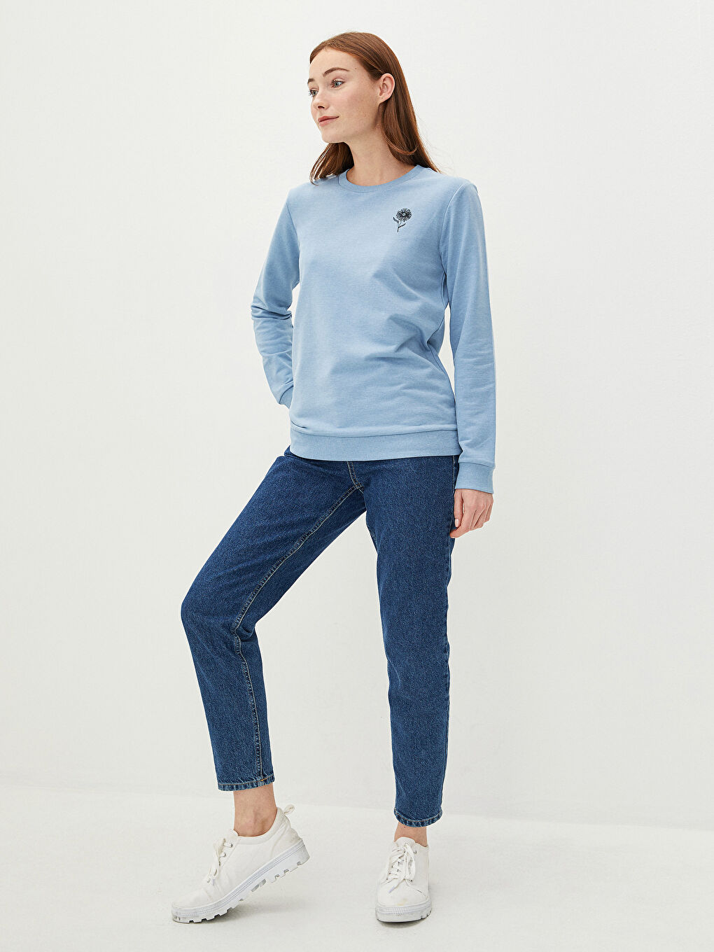 Mavi Bisiklet Yaka Çiçek Nakışlı Uzun Kollu Kadın Sweatshirt-1