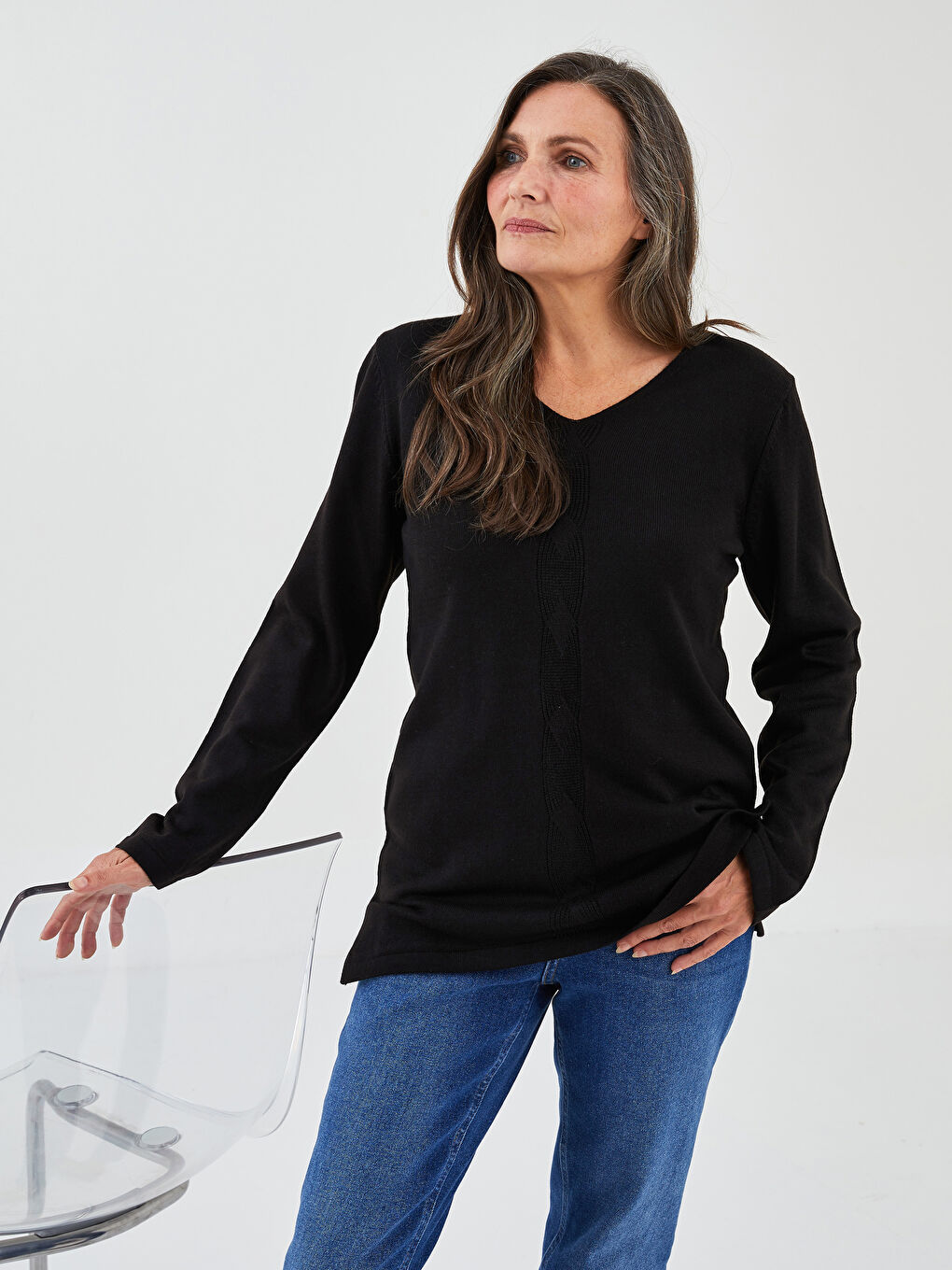 Siyah V Yaka Kendinden Desenli Uzun Kollu Kadın Triko Kazak-1