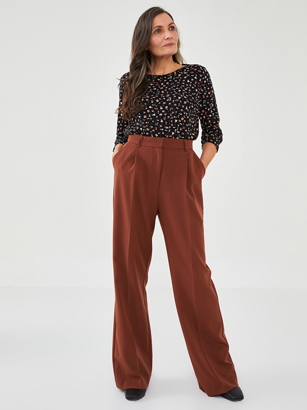 Siyah Bisiklet Yaka Çiçekli Uzun Kollu Pamuklu Kadın Tişört-2