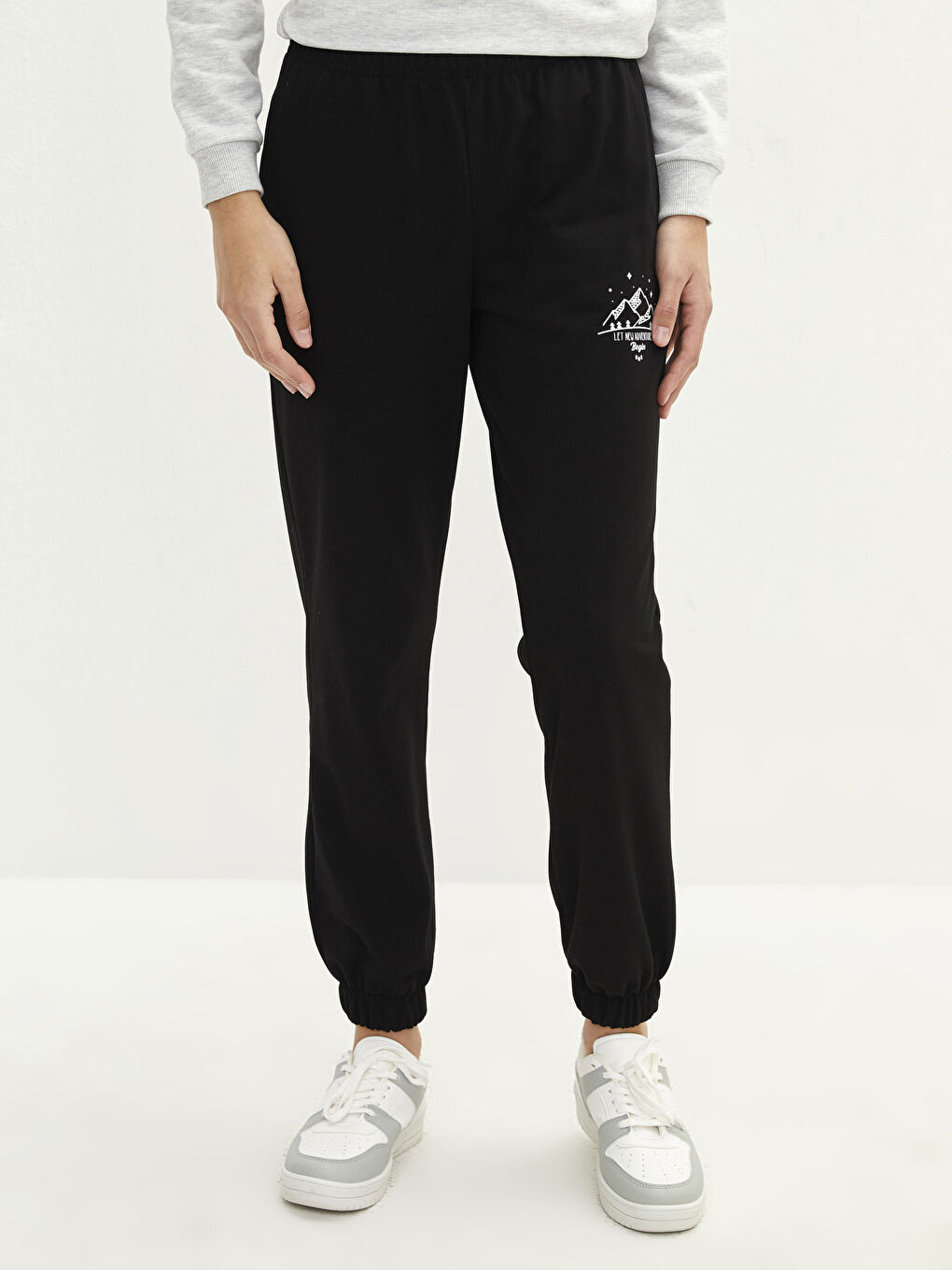 بنطلون رياضي بخصر مطاطي بتفاصيل جيب مطبوع للسيدات-2