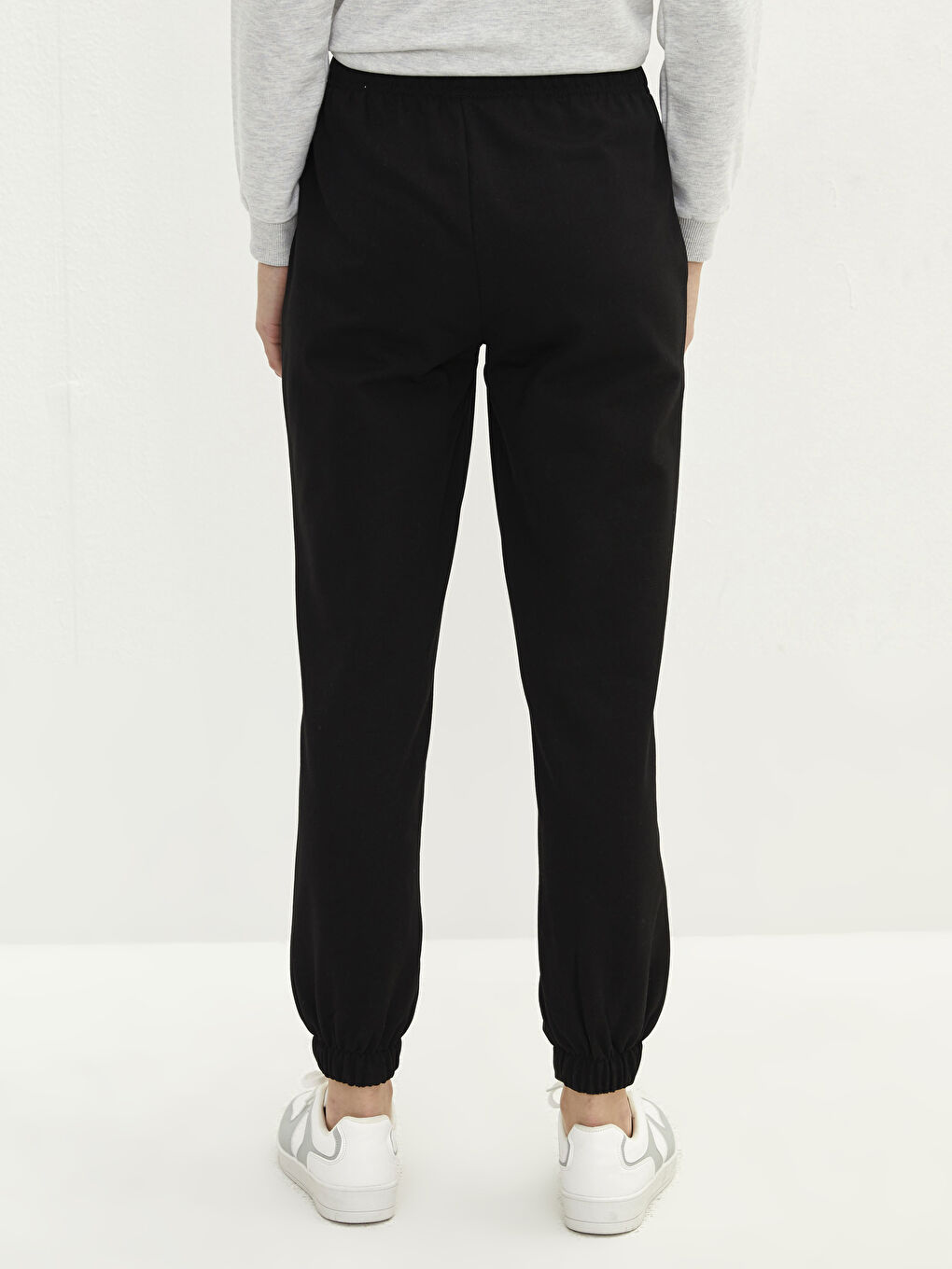 بنطلون رياضي بخصر مطاطي بتفاصيل جيب مطبوع للسيدات-4