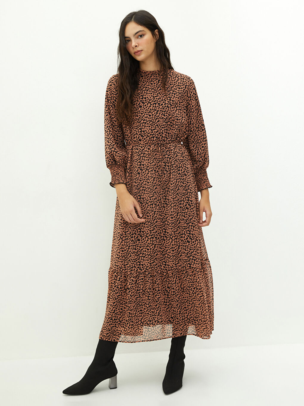 Pembe Fırfırlı Dik Yaka Desenli Uzun Kollu Kadın Elbise-1