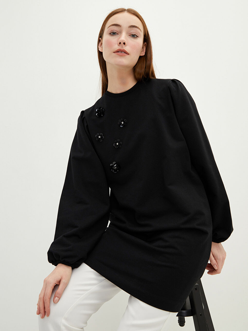 Siyah Bisiklet Yaka Çiçekli Uzun Kollu Kadın Sweatshirt Tunik