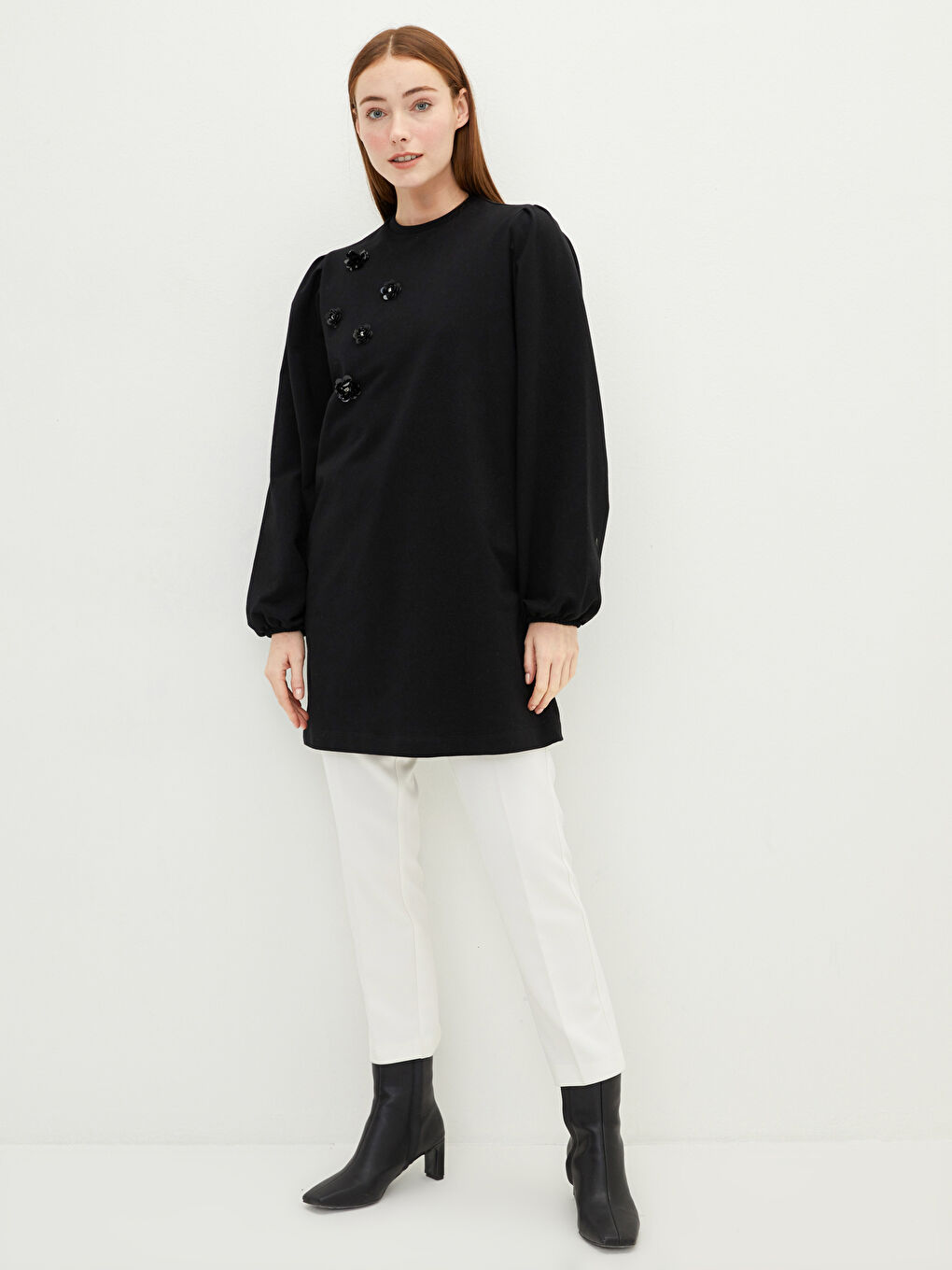 Siyah Bisiklet Yaka Çiçekli Uzun Kollu Kadın Sweatshirt Tunik-1