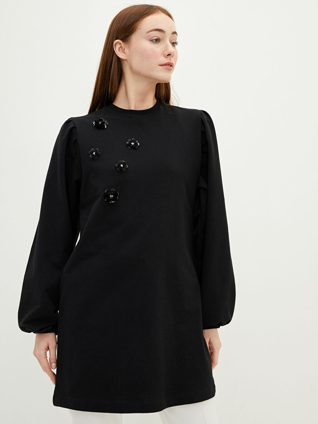 Siyah Bisiklet Yaka Çiçekli Uzun Kollu Kadın Sweatshirt Tunik-2