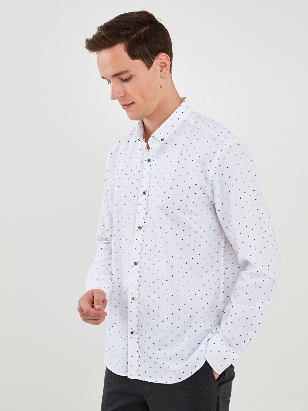 قميص رجالي كم طويل بنقشة بقصة رفيعة-1