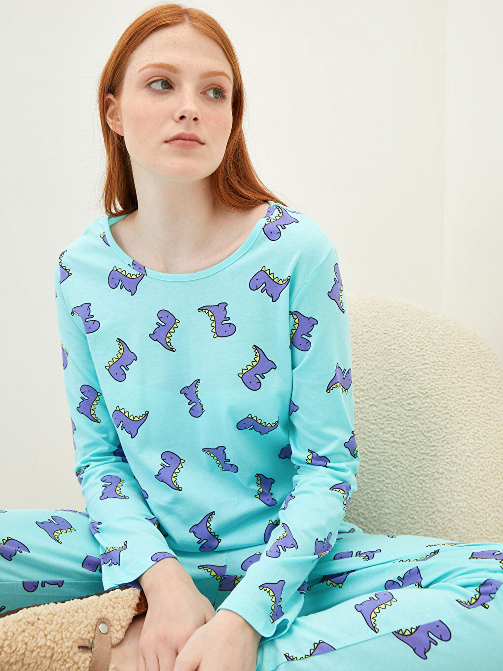 طقم بيجامة قطن كم طويل منقوش بياقة دائرية للسيدات