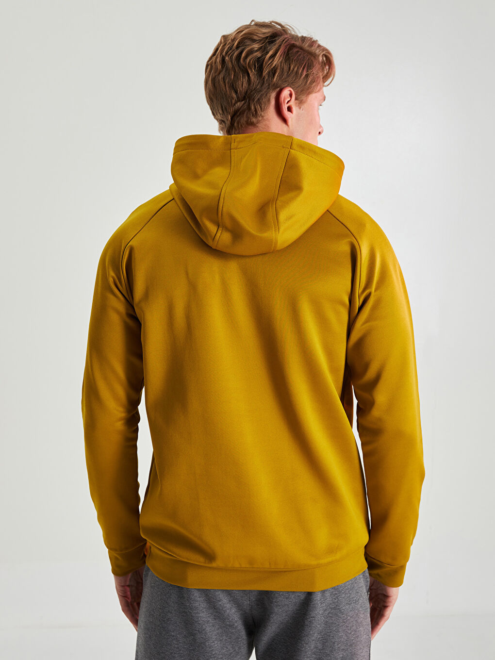 هودي رياضي للرجال بأكمام طويلة مزود بغطاء رأس-4