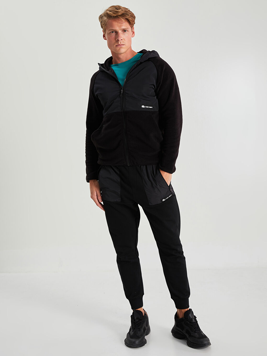 Siyah Standart Kalıp Kapüşonlu Erkek Spor Hırka-2