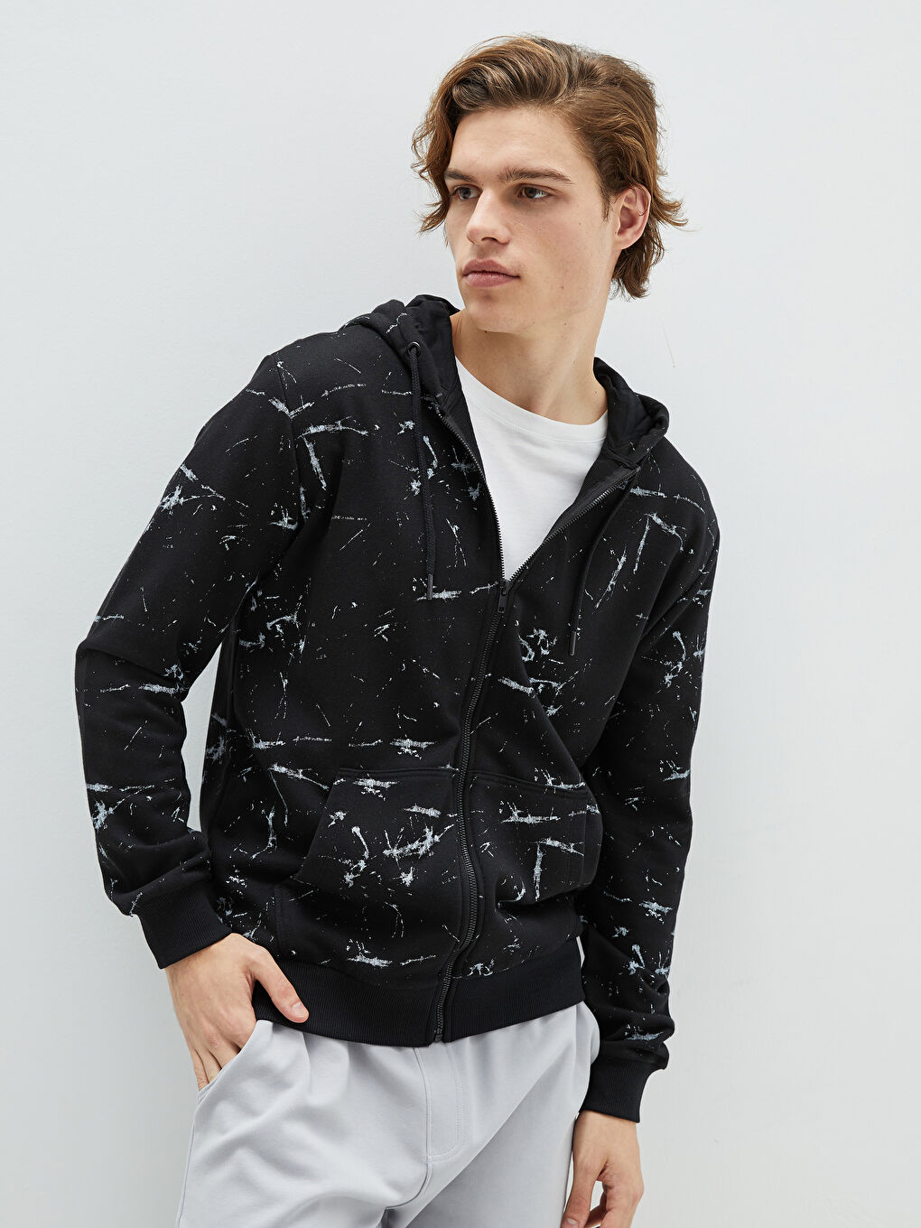 Siyah Kapüşonlu Uzun Kollu Erkek Fermuarlı Sweatshirt-1