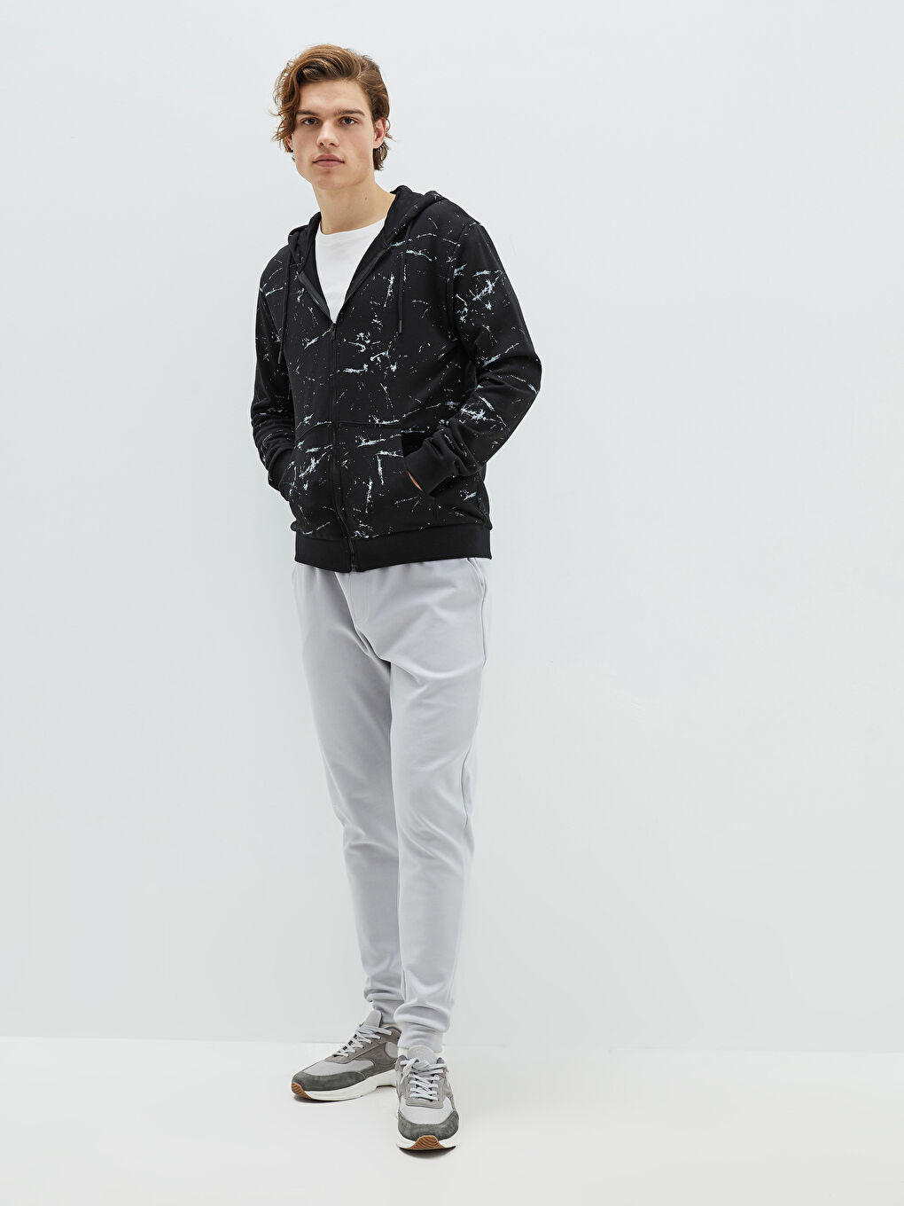 Siyah Kapüşonlu Uzun Kollu Erkek Fermuarlı Sweatshirt-3