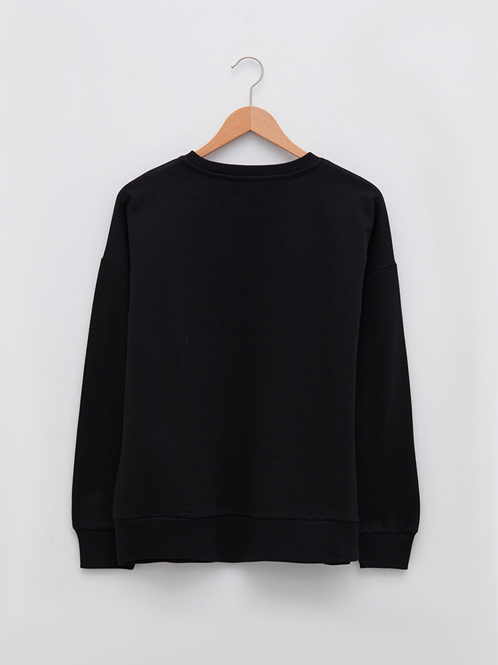 Siyah Bisiklet Yaka BT21 Baskılı Uzun Kollu Kadın Sweatshirt-5