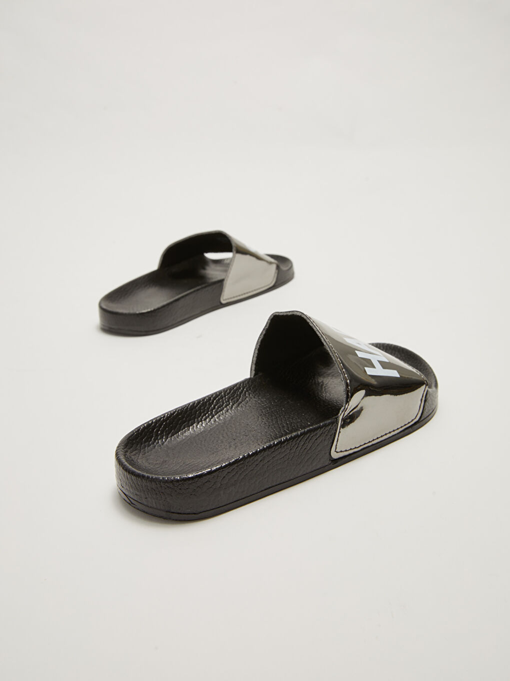 Siyah Slogan Baskılı Tek Bantlı Kadın Terlik-4