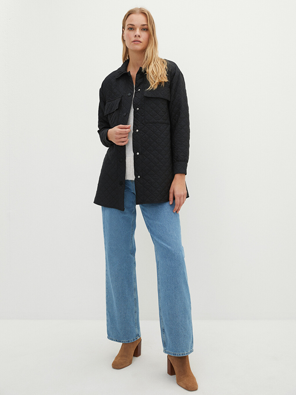 Manteau pour Femmes à Manches Longues avec Fermeture à Pression et Motif Matelassé-4