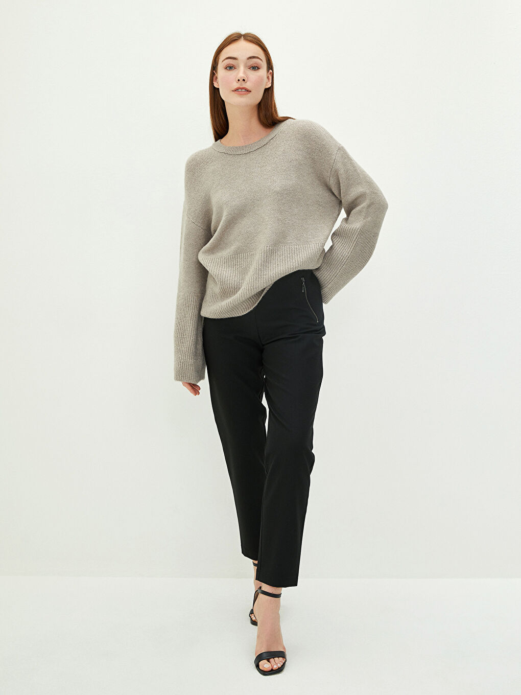 Siyah Beli Lastikli Düz Cep Detaylı Kadın Pantolon-1