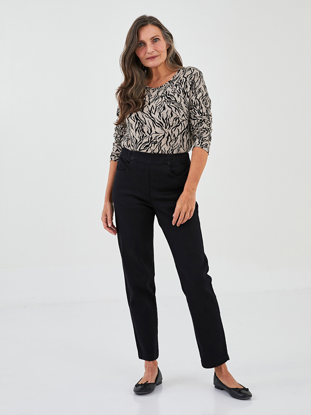 Elastic Waist Comfortable Fit Straight Pocket Detailed Women's Jean Trousers-1