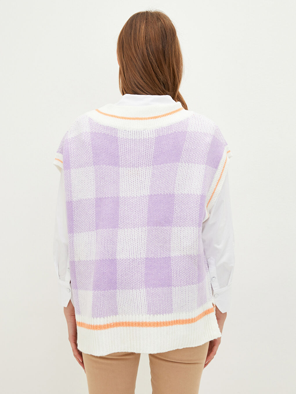 LCWAIKIKI Classic V-Neck Plaid Women's Knitwear Sweater -W1IM42Z8-KYB