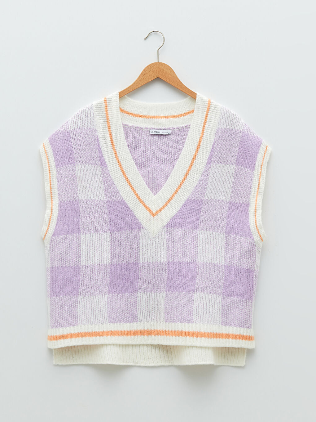 LCWAIKIKI Classic V-Neck Plaid Women's Knitwear Sweater -W1IM42Z8-KYB