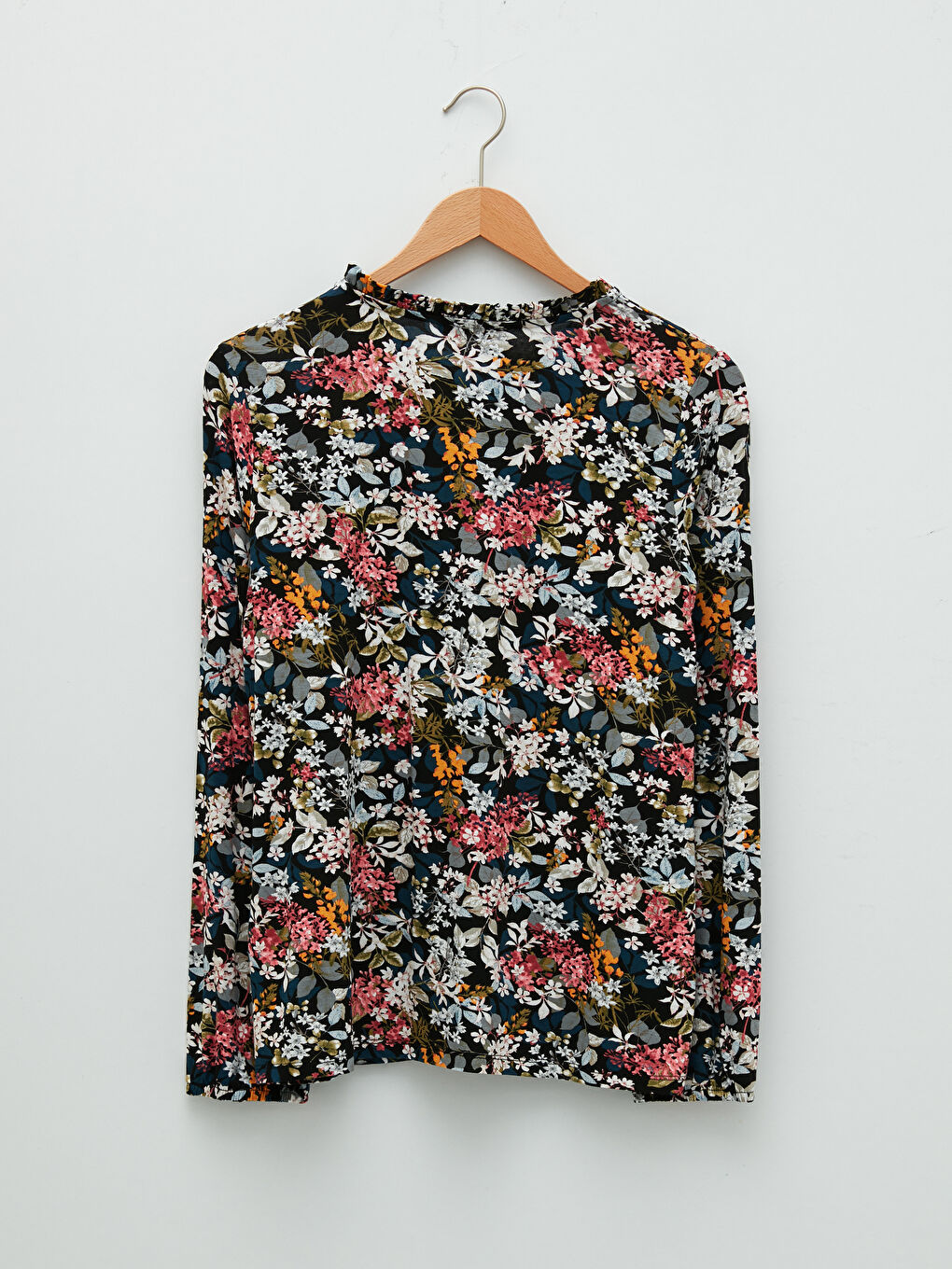 Siyah Bağlamalı Yaka Çiçekli Uzun Kollu Kadın Bluz-6