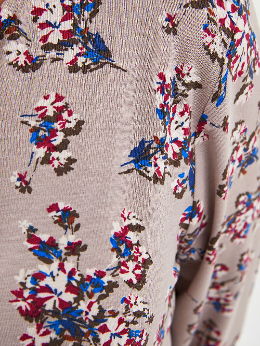 Kahverengi Bağlamalı Yaka Desenli Uzun Kollu Kadın Bluz-2