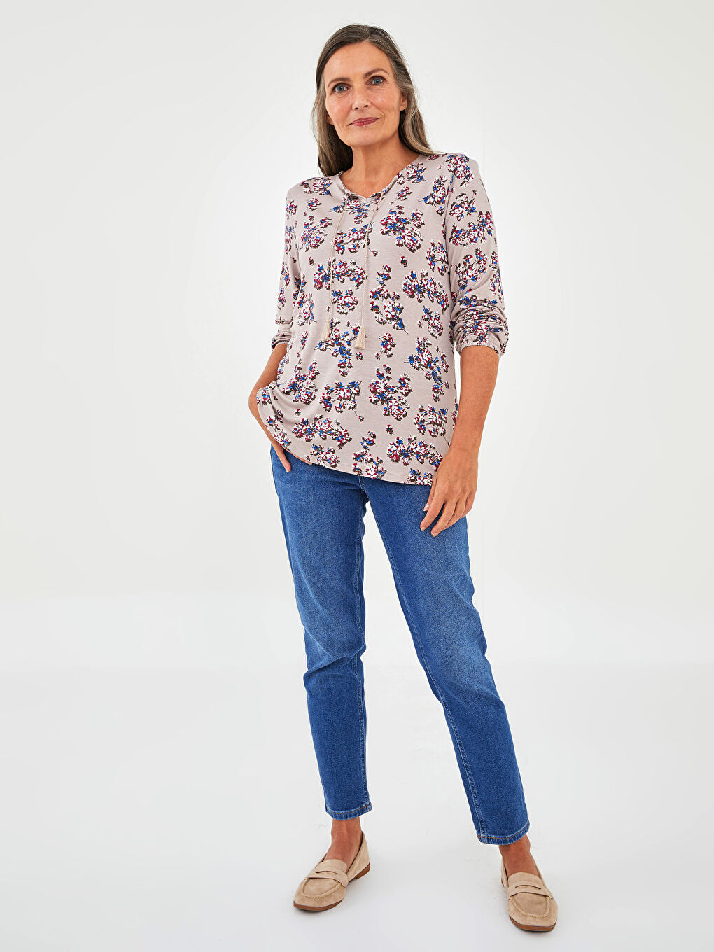 Kahverengi Bağlamalı Yaka Desenli Uzun Kollu Kadın Bluz-3