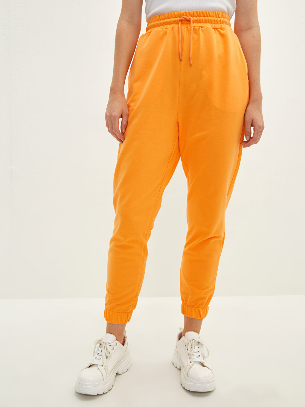 Женские спортивные штаны с эластичной резинкой на талии и карманами-5