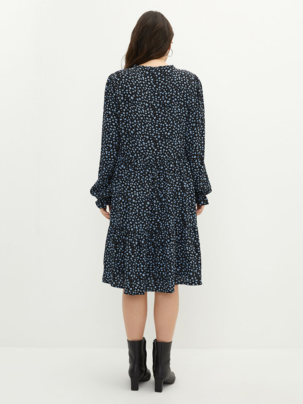 Turkuaz Büyük Beden Bağlamalı Yaka Çiçek Desenli Uzun Kollu Viskon Kadın Elbise-4