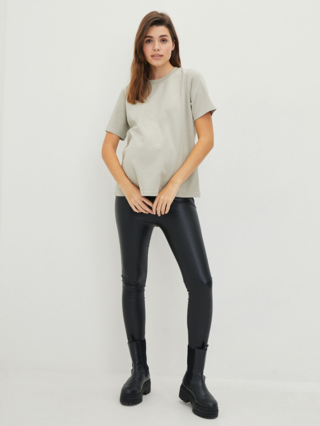 Gri Bisiklet Yaka Düz Kısa Kollu Hamile Tişört-7