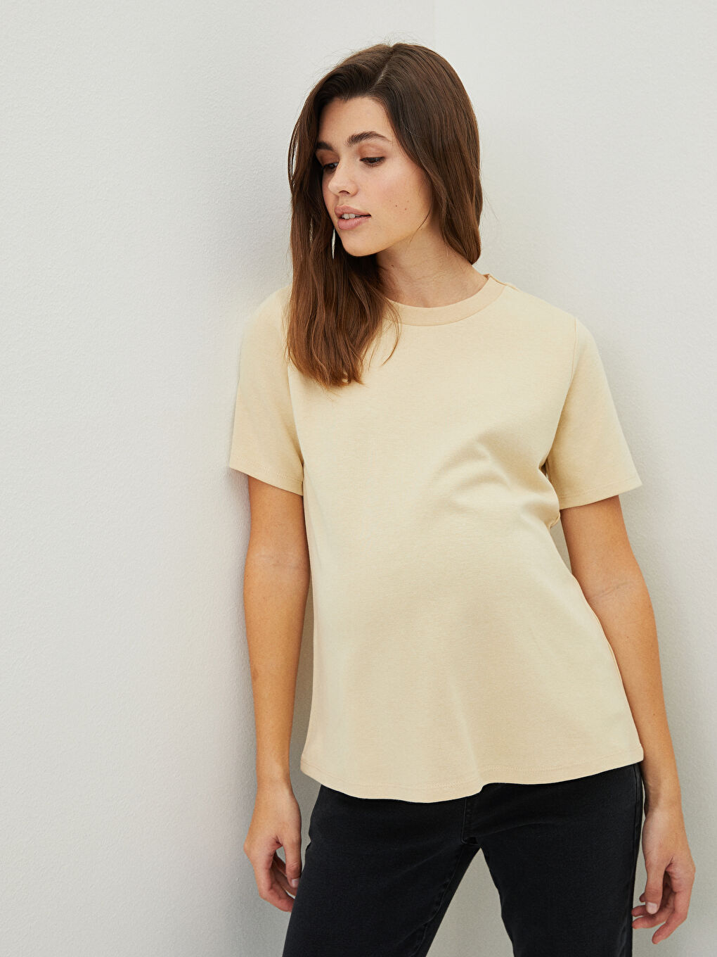 Bej Bisiklet Yaka Düz Kısa Kollu Hamile Tişört