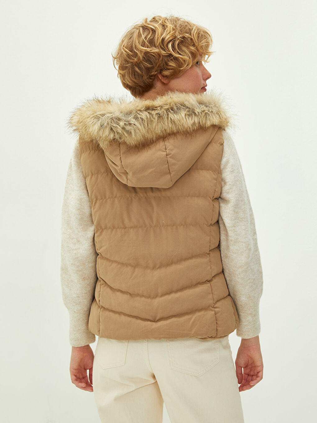 Bej Kadın Kapüşonlu Düz Şişme Yelek-4